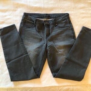 Maurice’s Medium Regular Black Skinny Pants.